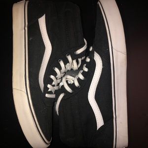 black hightop vans